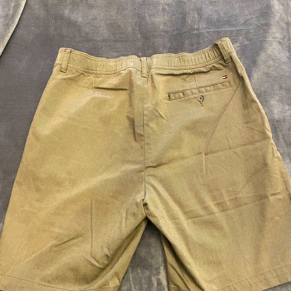 Tommy Hilfiger Chino shorts, Dark beige size XL - Picture 2 of 3